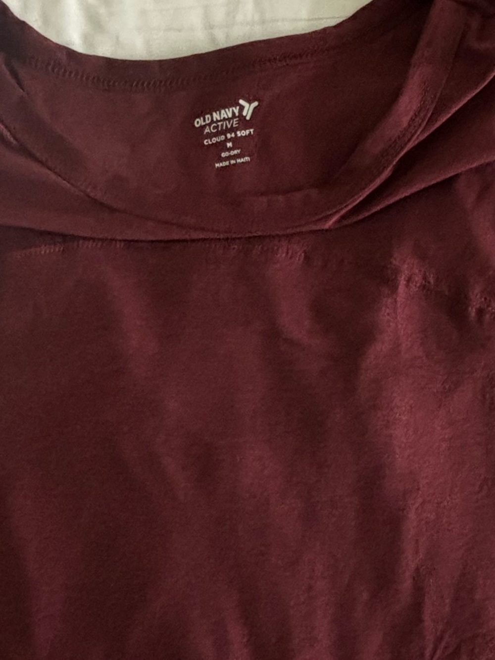 Old Navy Active Cloud 94 Soft Go-Dry LS Workout Top / Tunic Burgundy Medium - Picture 4 of 5